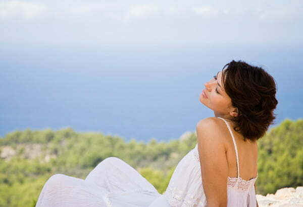 femeie care se relaxeaza