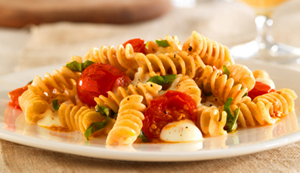 salata greceasca de paste