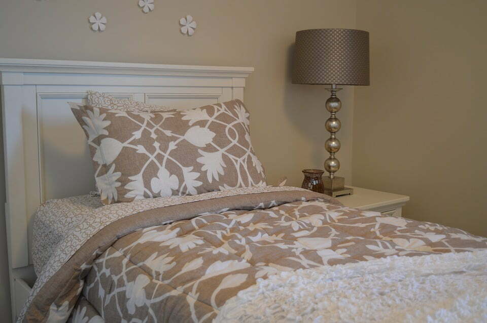 bed-1078919_960_720
