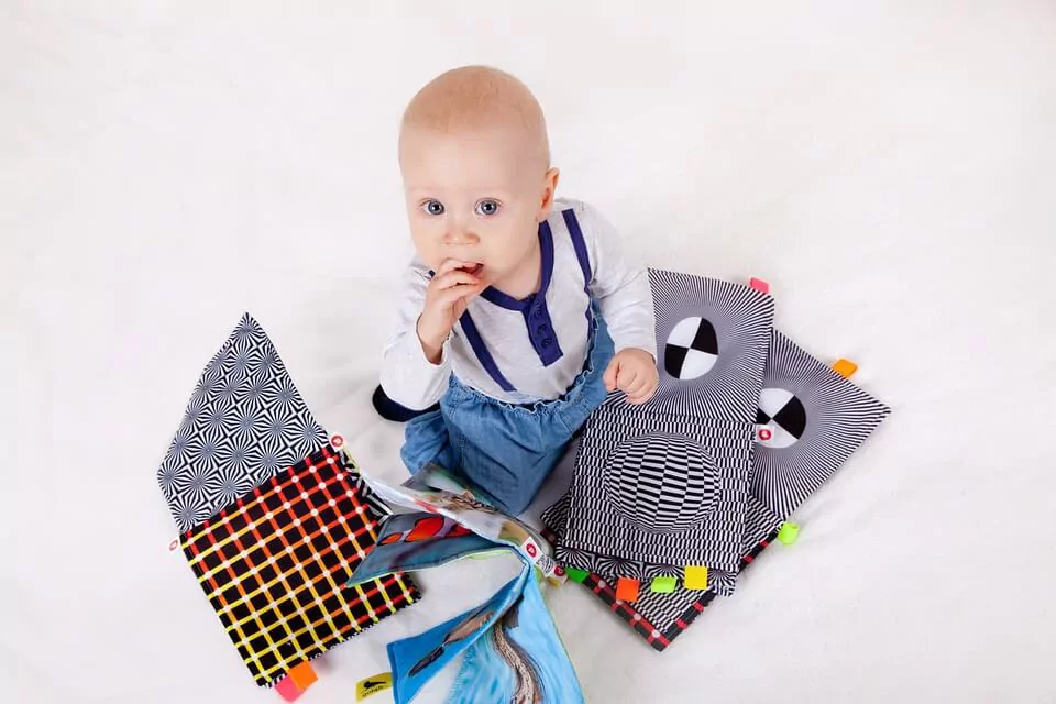 Carte senzoriala pentru cel mic