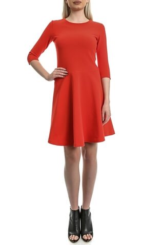 stilul vestimentar elegant