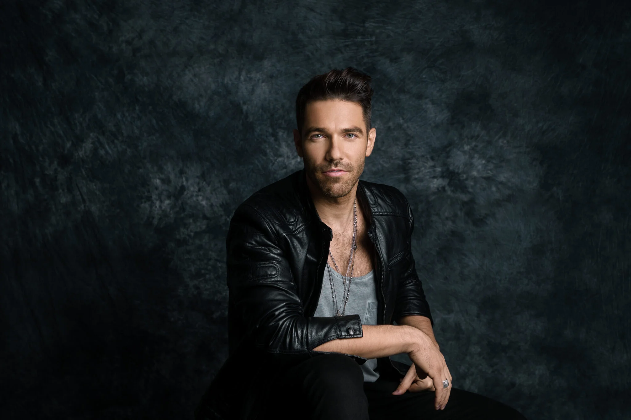 Alegerea șamponului potrivit – una dintre cele mai grele sarcini - sfaturi utile de la ambasadorul L'Oréal Professionnel, Florin Noje