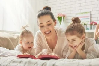 3 cărți de parenting pe care orice părinte ar trebui să le citească