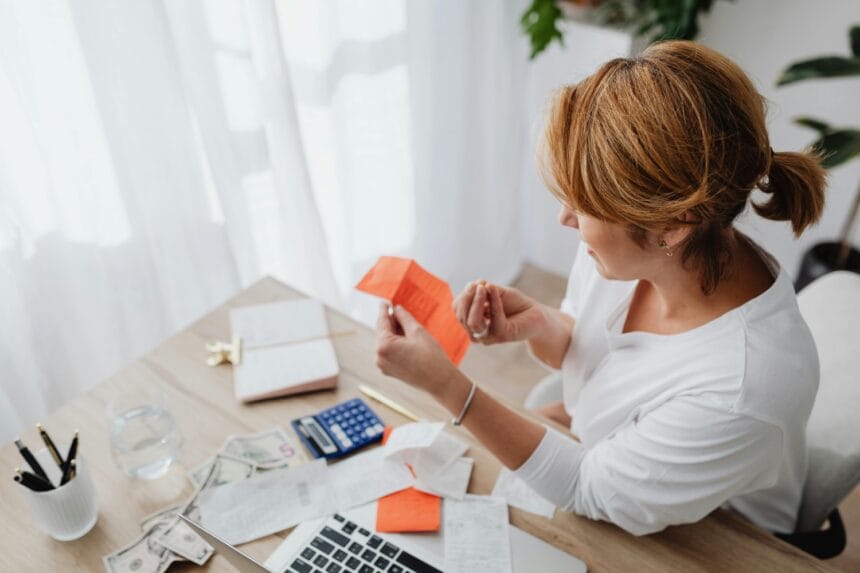 Șapte semne că ai nevoie de mai mult control asupra finanțelor tale