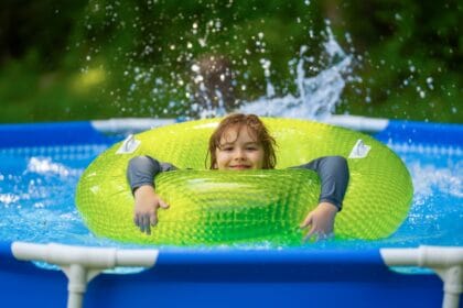 Piscina gonflabila Family Lounge cu 4 locuri